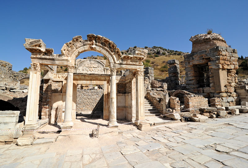 Hadrian Tapınağı, Efes