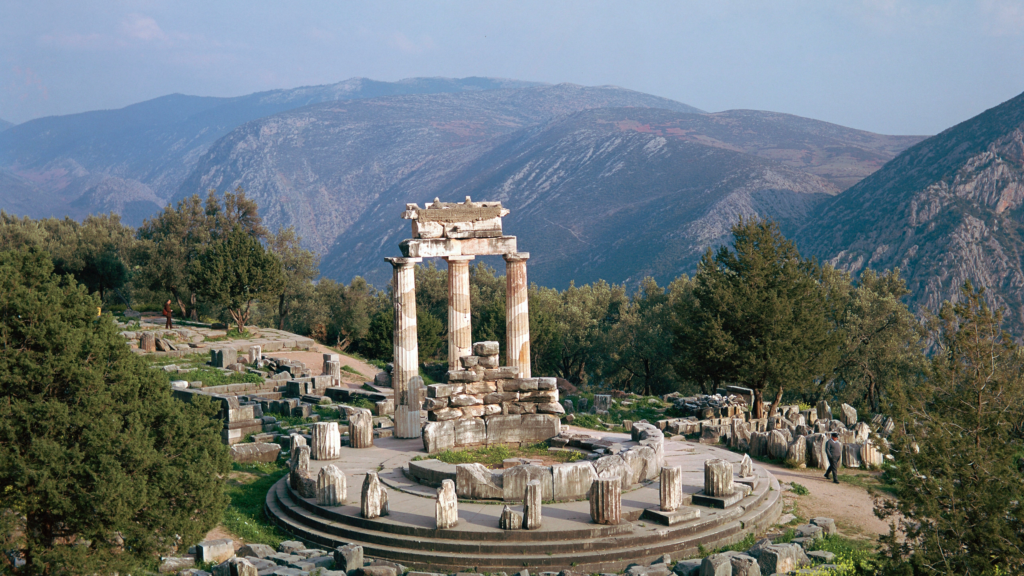 Delphi Kehanet Merkezi, Yunanistan