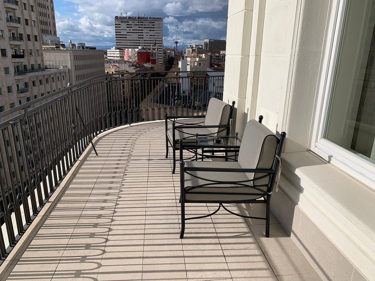 Yumuşak Saçlı Kadın