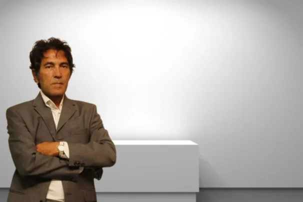 Boşluğun Altın Çatlakları